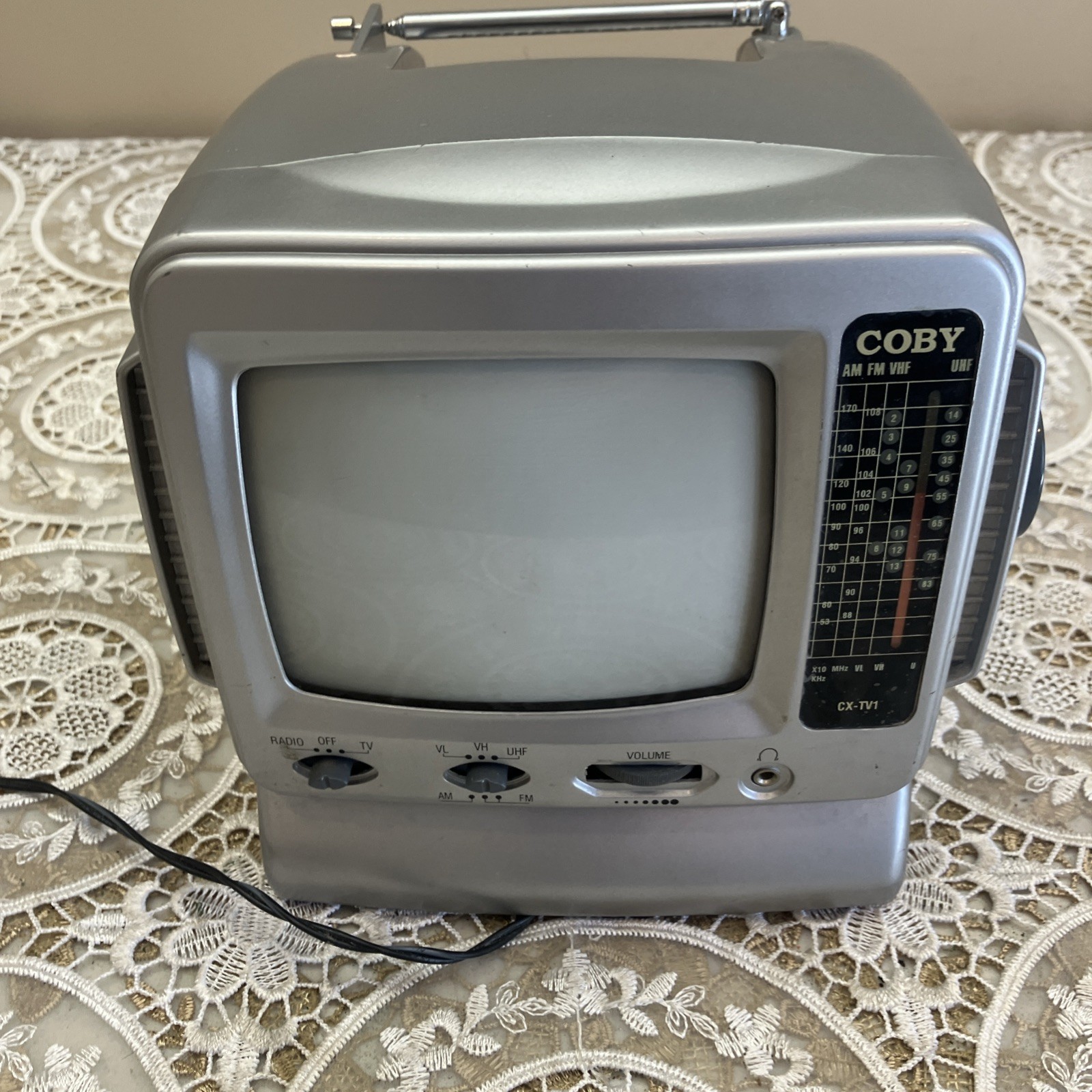 Coby CX-TV1 5″ Black & White TV with AM/FM Radio Portable Tested Good Working