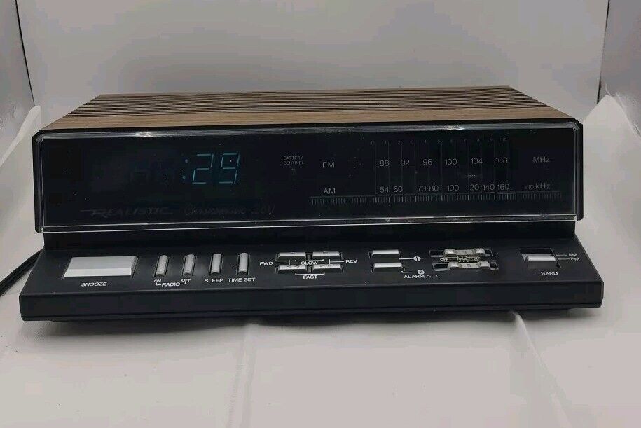 Vintage Realistic Chronomatic 260 AM/FM Radio Alarm Clock Model 12-1567 Works