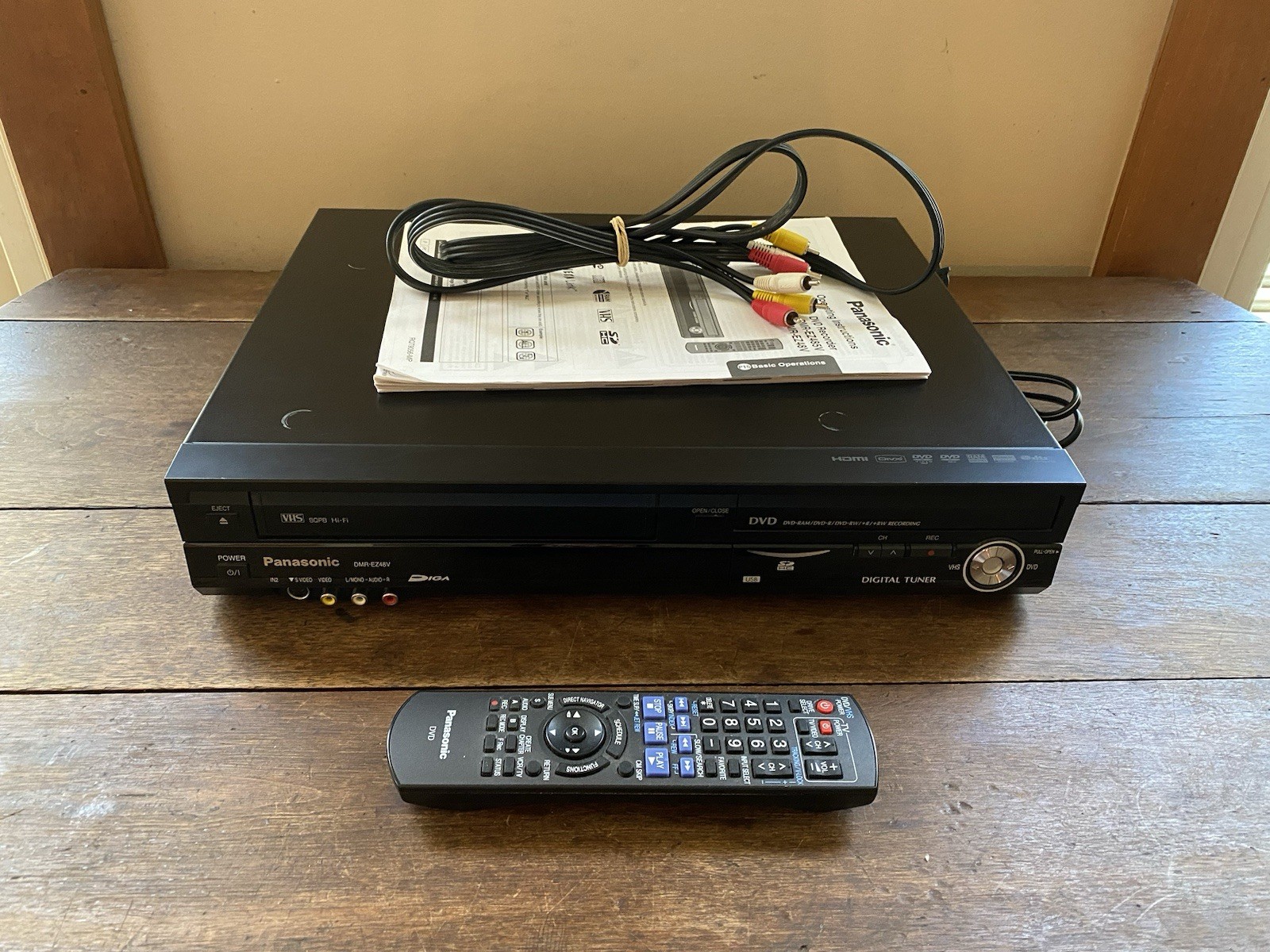 Panasonic DMR-EZ48V VCR-DVD Recorder Combo w/ Remote and cables VHS Working