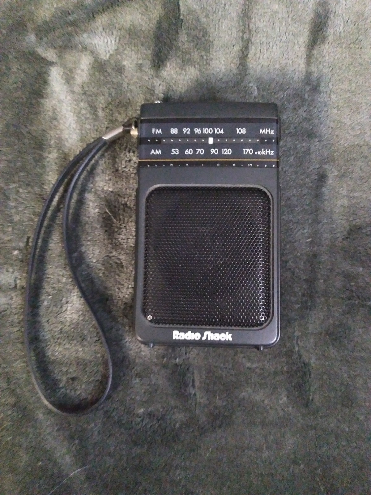 Vintage Radio Shack #12-727 Mini/Pocket Portable AM/FM Radio – Tested