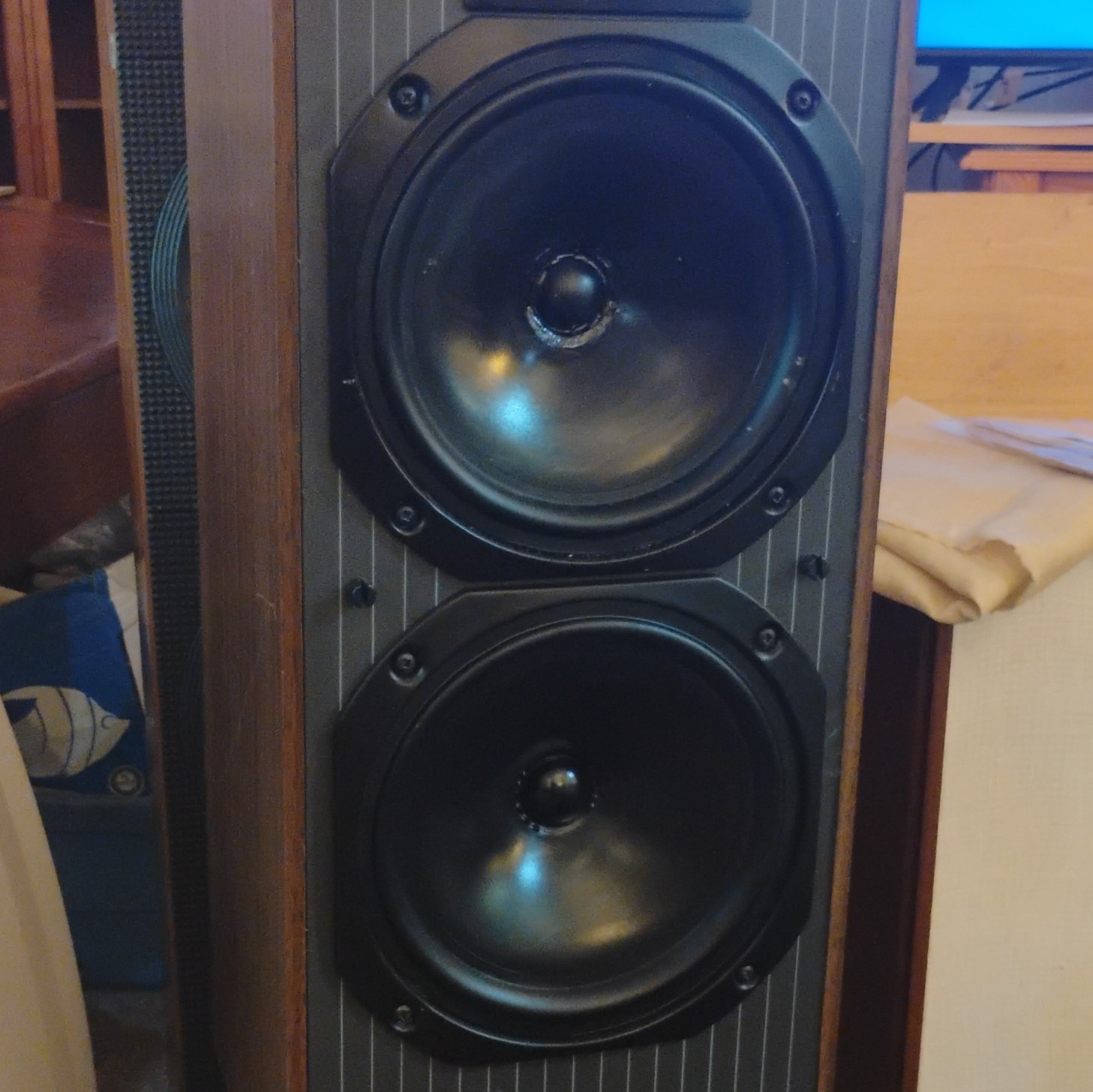 KEF C40 Vintage Speakers Walnut Finish Made In England Very Good Condition