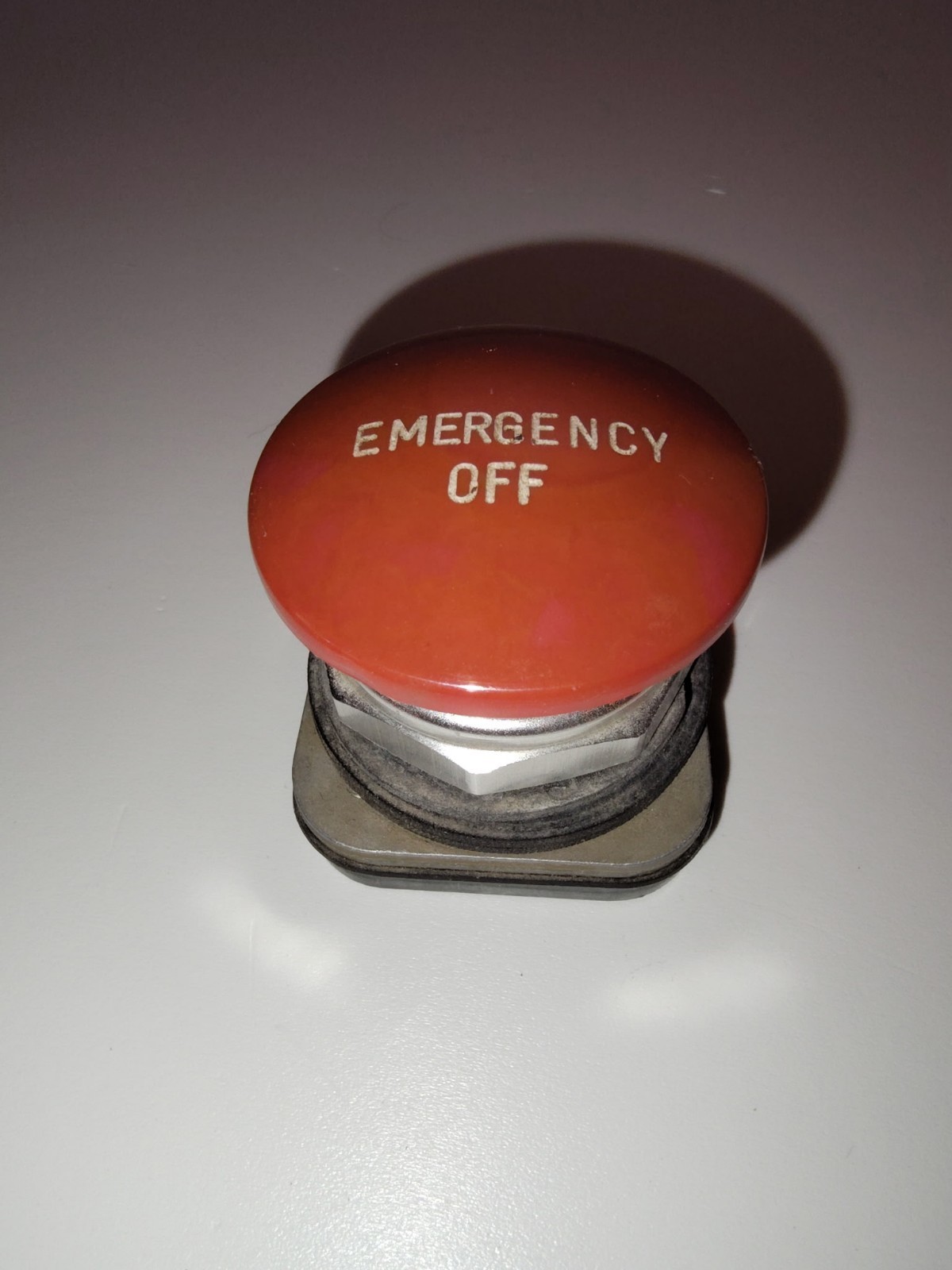 Mushroom Top Emergency Off Switch/Punch Button – Allen-Bradley – Vintage Cool!