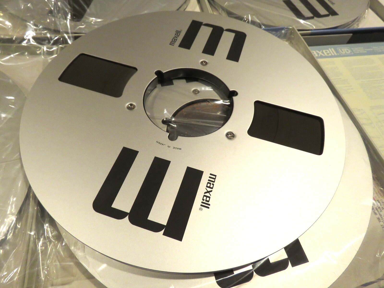 MAXELL UD 35-180 REEL TO REEL TAPE 10.5″ METAL REEL
