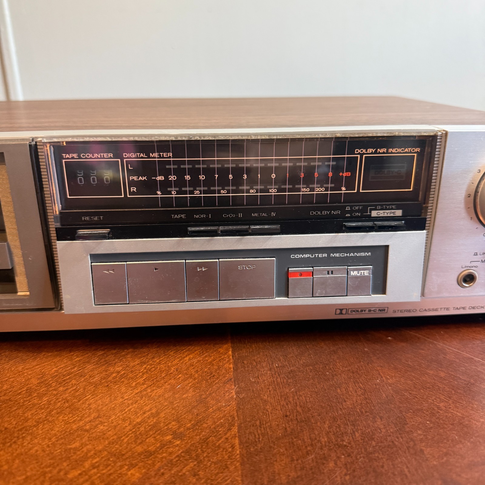 Vintage Hitachi D-E44 Stereo Cassette Tape Deck – Wood Grain Cabinet no testesd