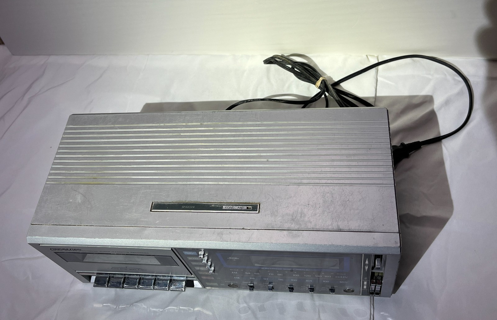 SounDesign AM/FM Clock Radio Cassette Recorder Model 3883 W/ Speakers Working