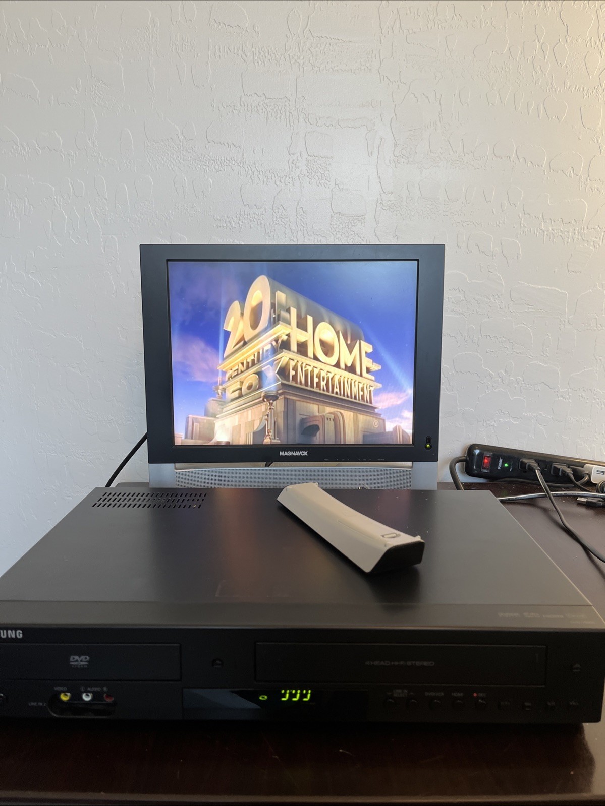 Samsung DVD-V9800 DVD VCR Combo Player VHS Tape Cassette recorder Remote