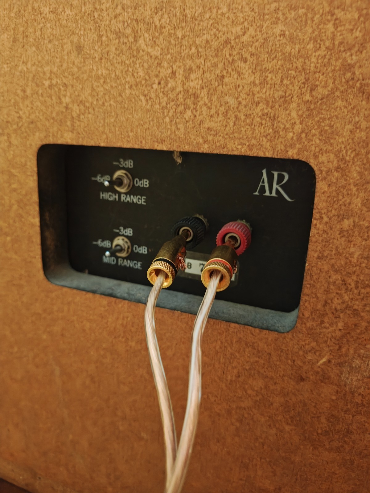 Acoustic Research AR-11b Vintage Speakers / Freshly refoamed / Yellow Tweeters