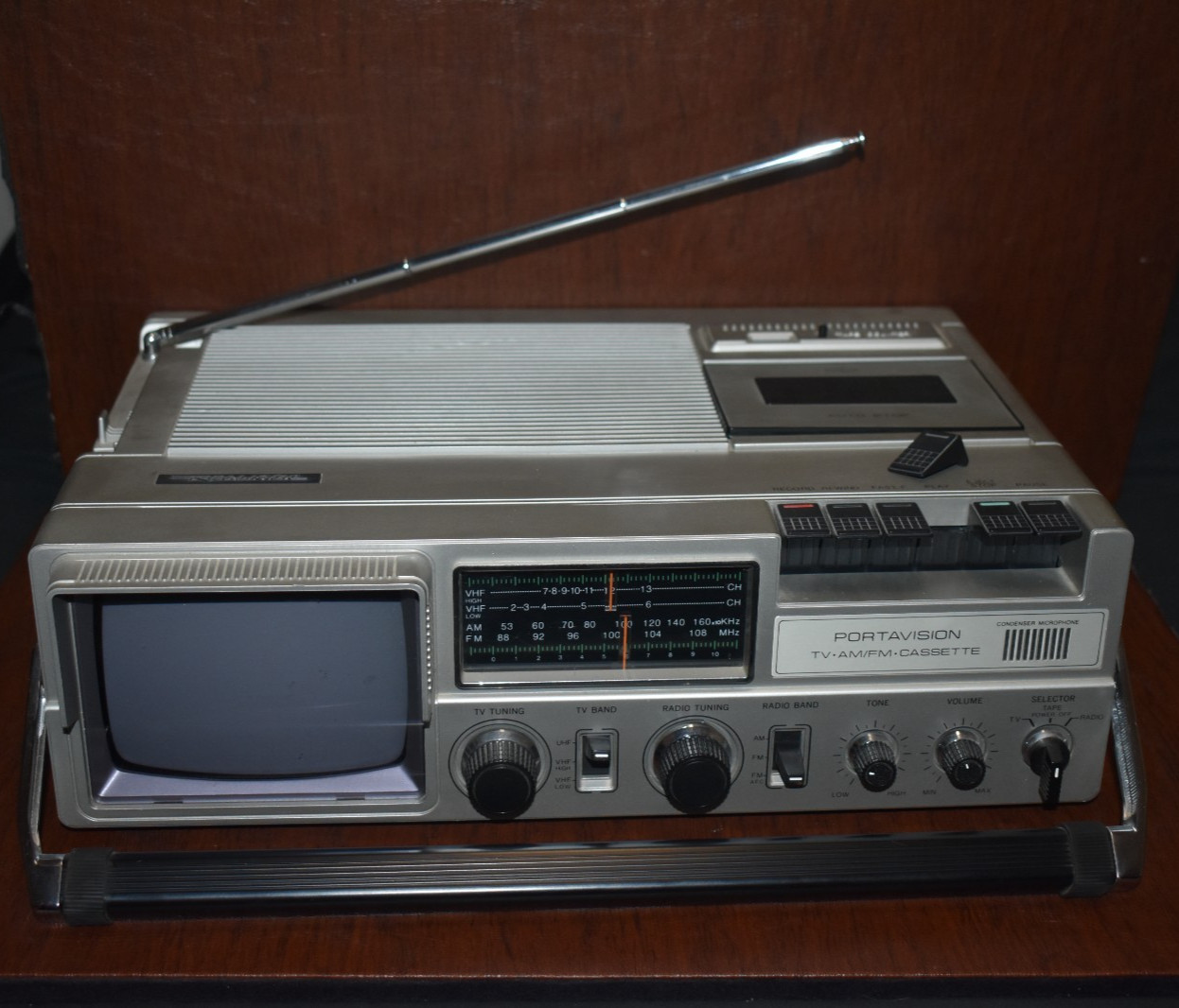 1984 REALISTIC PORTAVISION TV, RADIO, CASSETTE PLAYER 16-104 *WORKING* (SR)