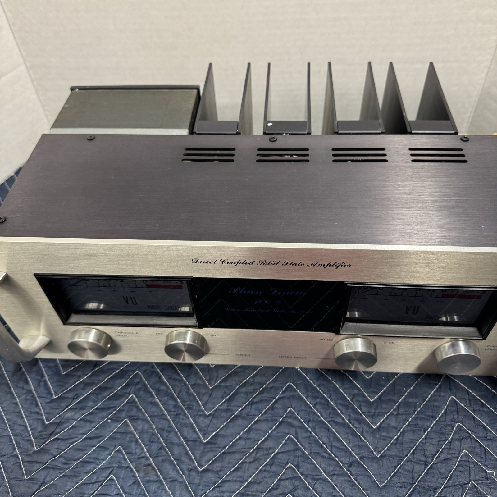 PHASE LINEAR 700B 2-CHANNEL STEREO POWER AMPLIFIER – SERVICED – CLEANED – TESTED