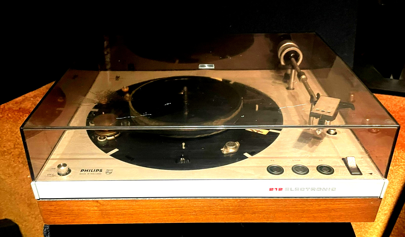 Philips GA- 212 Turntable. New Ortofon Omega 1eOne Owner. Very Good