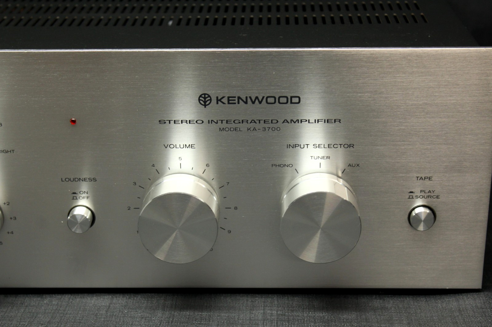 🔥🔥 Kenwood KA-3700 Stereo Integrated Amplifier Equalizer, Silver. GREAT 🔥🔥
