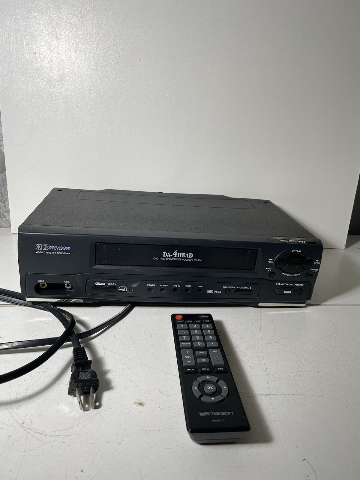Emerson EWV401 DA-4Head VCR Video Cassette Recorder Player VHS Tested W Remote