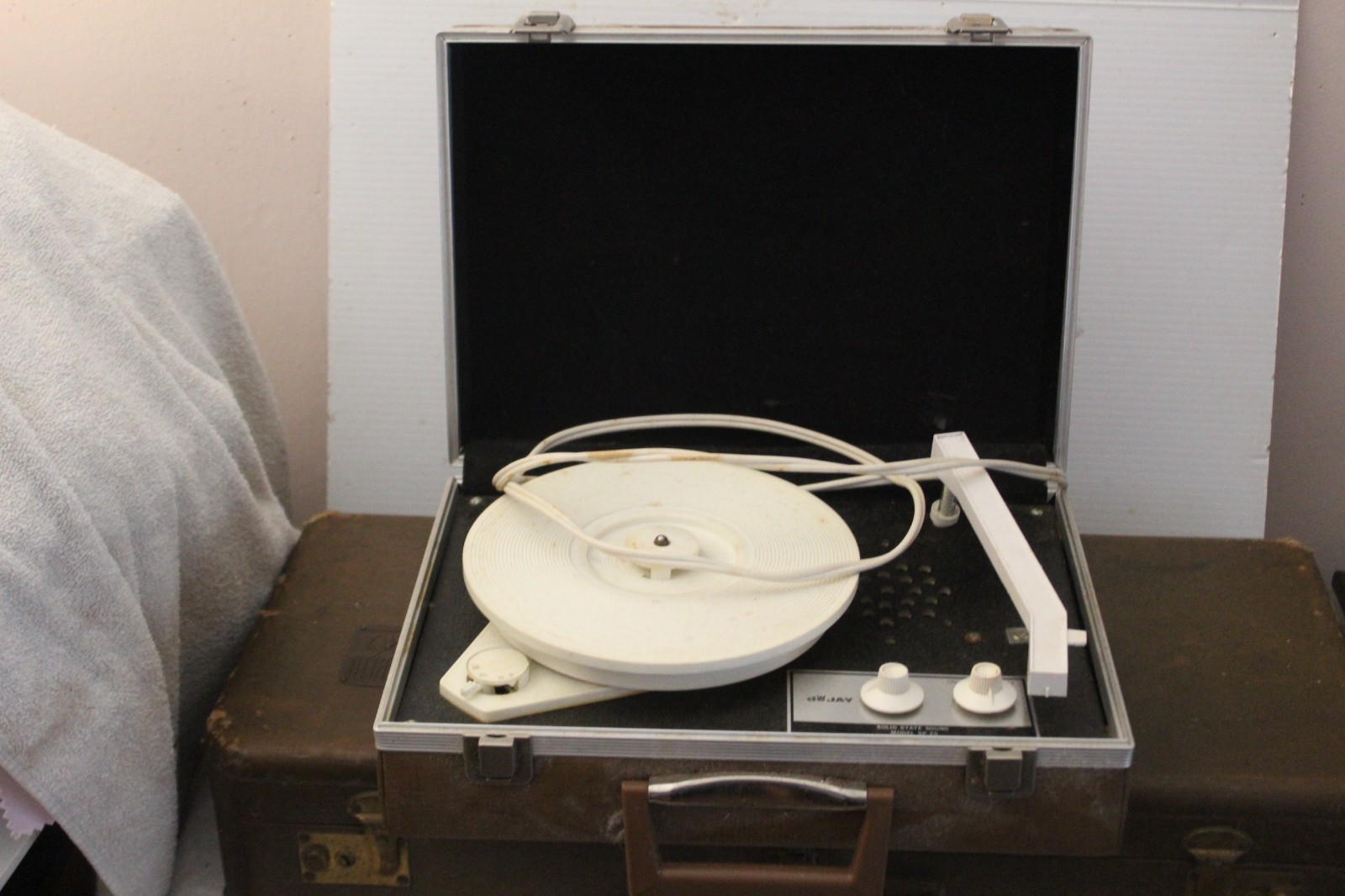 Vintage De Jay SP-25 Variable Speed Solid State Sound Turntable – Works