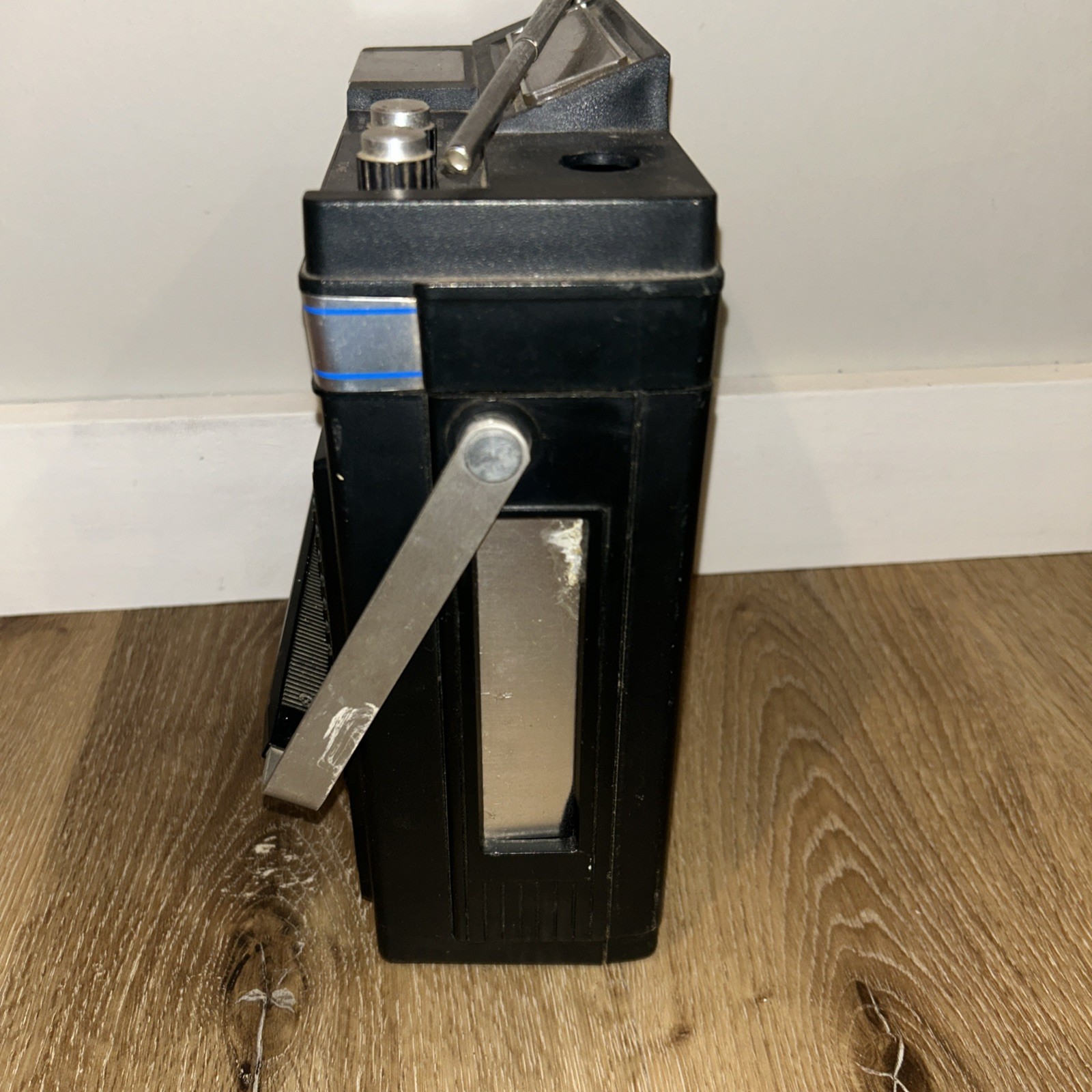 vintage “Stewart” brand portable AM/FM receiver Electric Battery (Use For Parts)