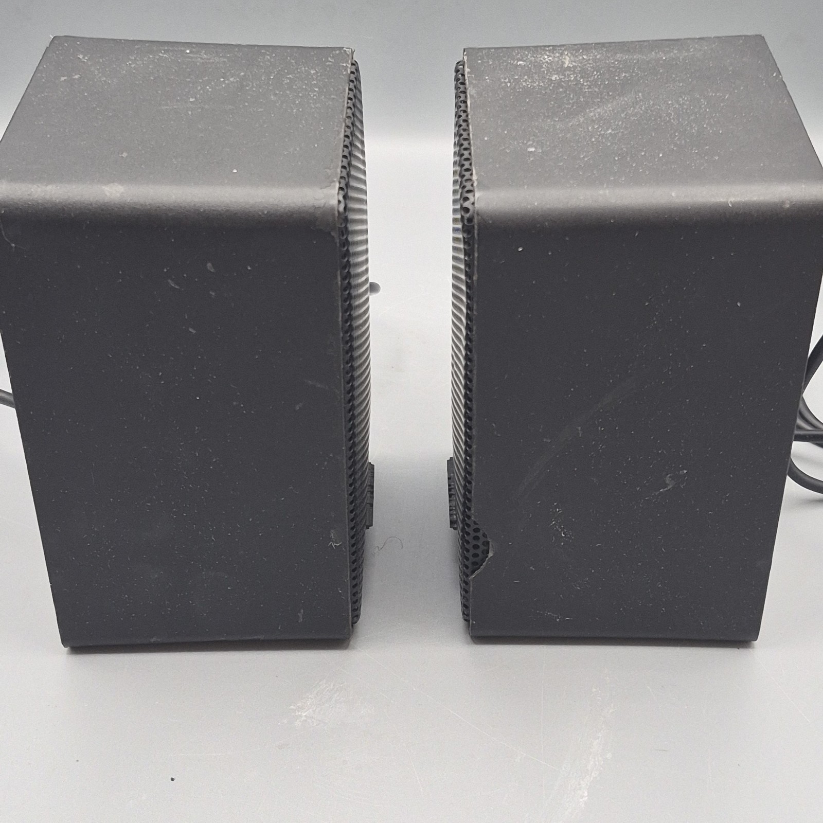 Vtg Realistic Minimus 3.5 Speakers 15W Input 8 Ohms 40-1996A Untested 3.5″ X 5″
