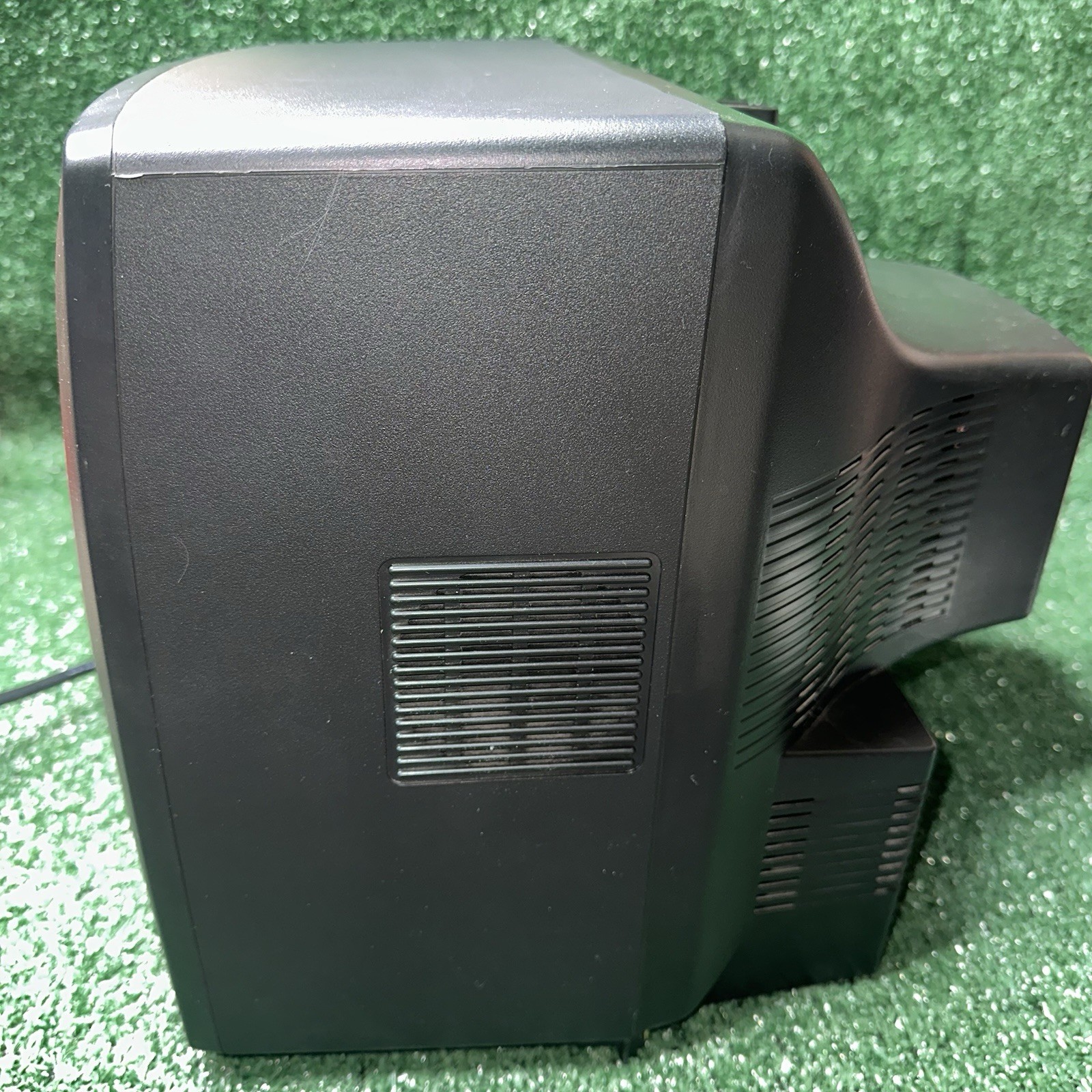 SHARP 13″ CRT TV Retro Gaming Color Television Model 13L-M100B No Remote Working