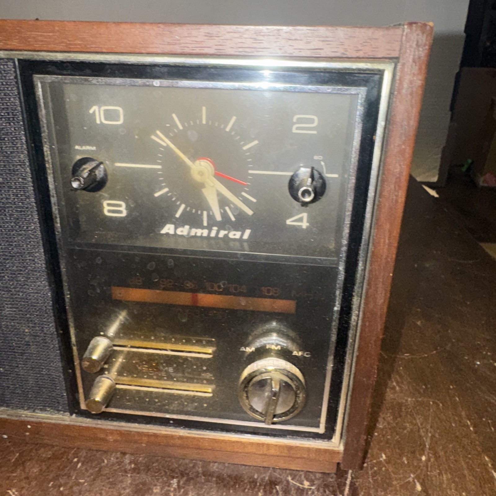 Vintage Admiral Wood Grain AM/FM Alarm Clock Radio, Model CRF-391