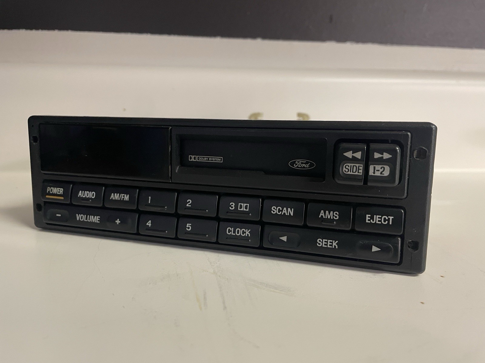 1992 – 95 AM/FM Ford Cassette Radio, Ford Escort, Sable, Taurus F43F-19B132-AA