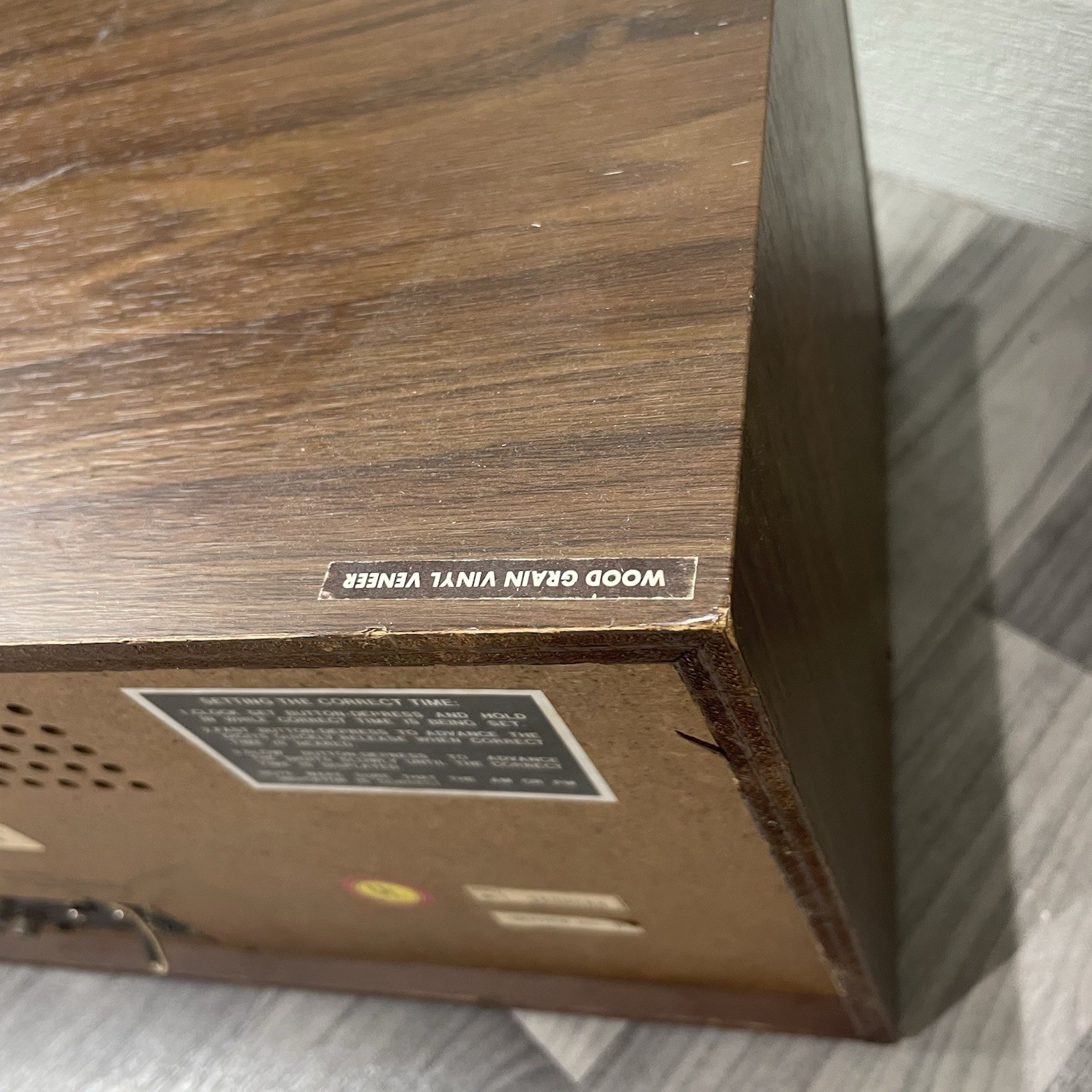 Soundesign PLL 5988 AM/FM Stereo Receiver Cassette & 8-Track & Record Player