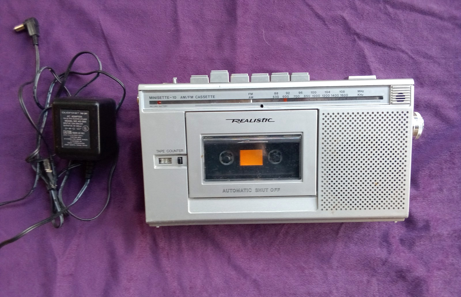 Vintage Realistic Minisette-10 Cassette Tape Player/Recorder + AM/FM Radio