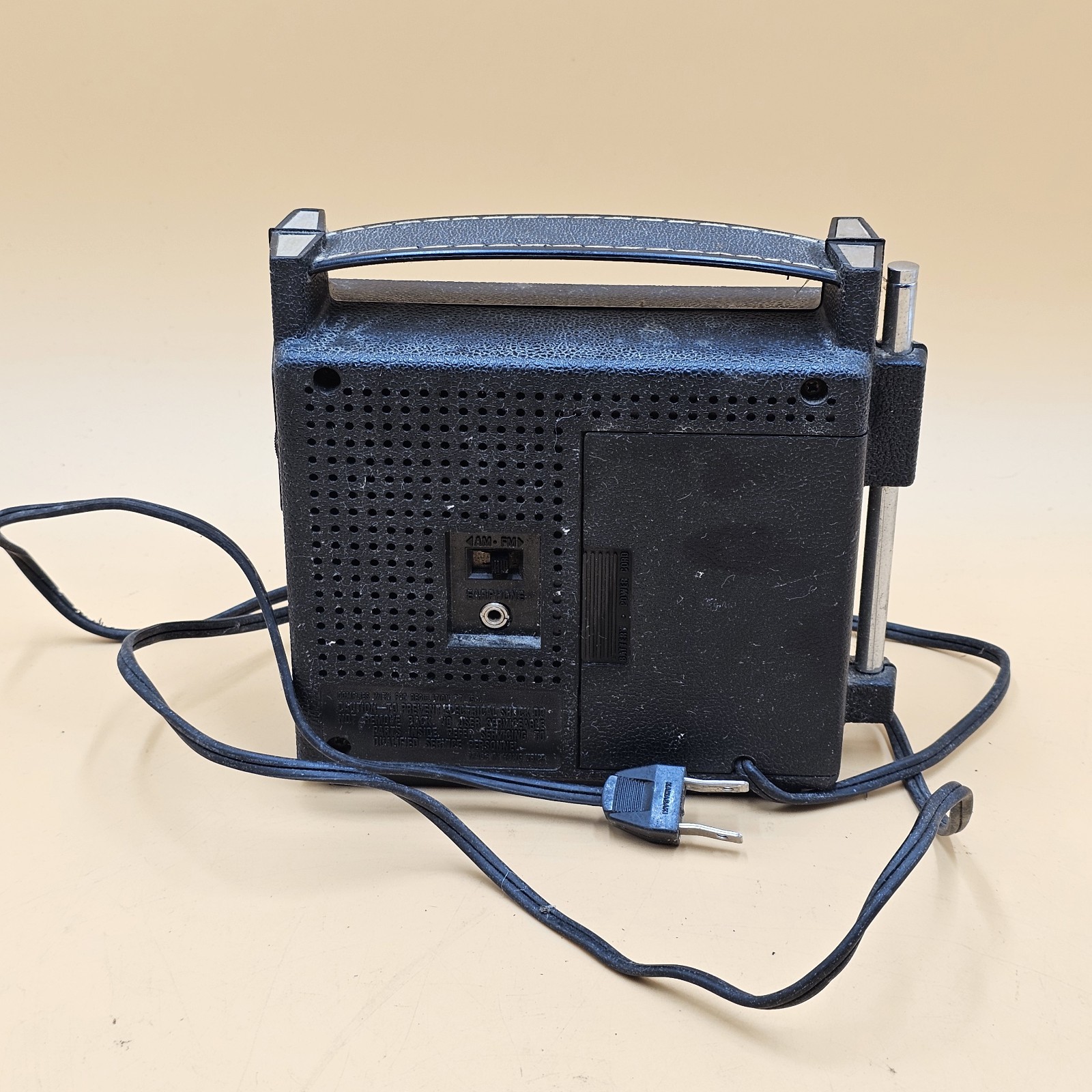 Vintage General Electric Solid State Radio Model No. 7-2810E Tested Works Great