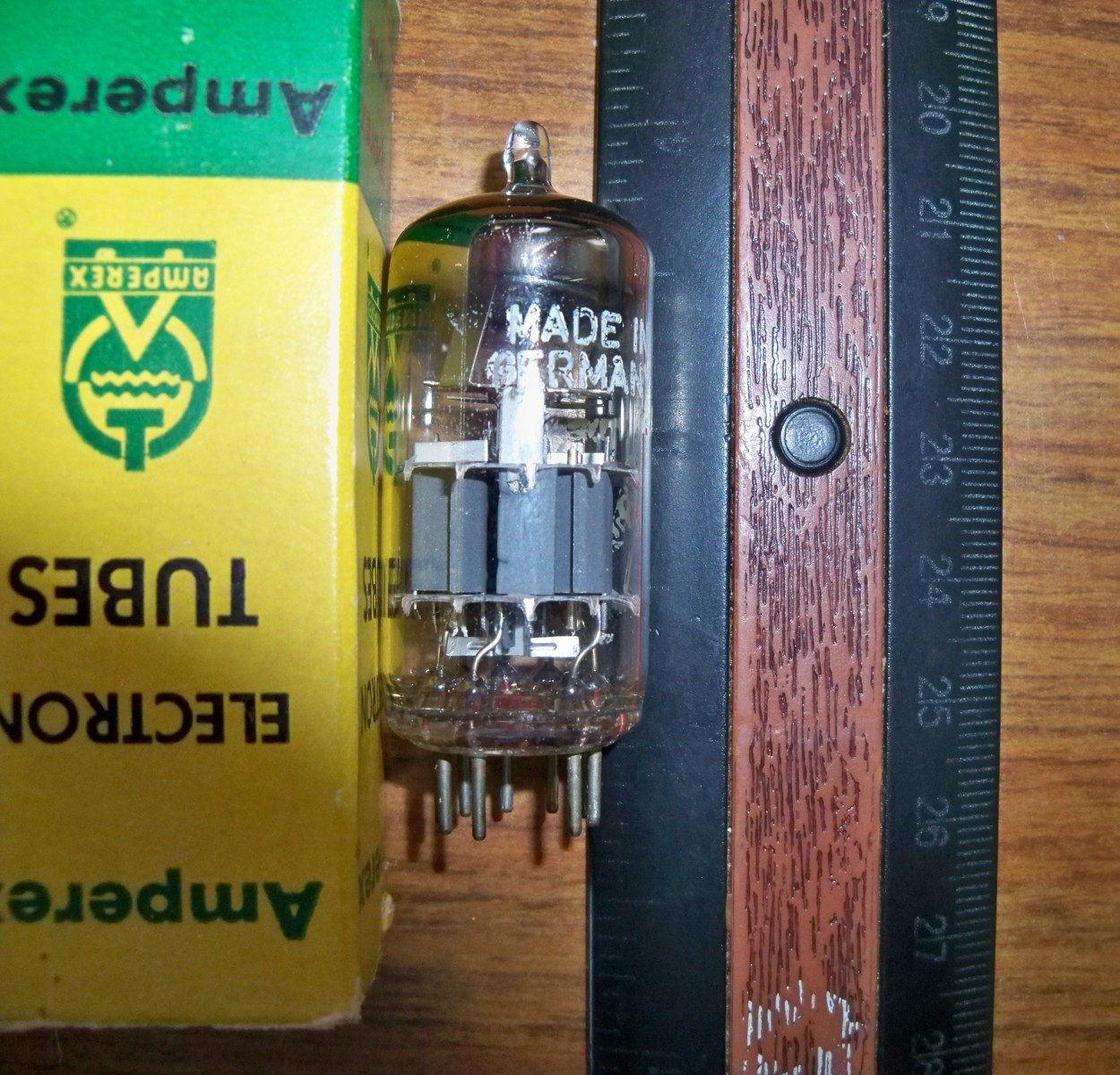 Strong NOS AMPEREX BUGLE BOY 6GM8 / ECC86 Tube