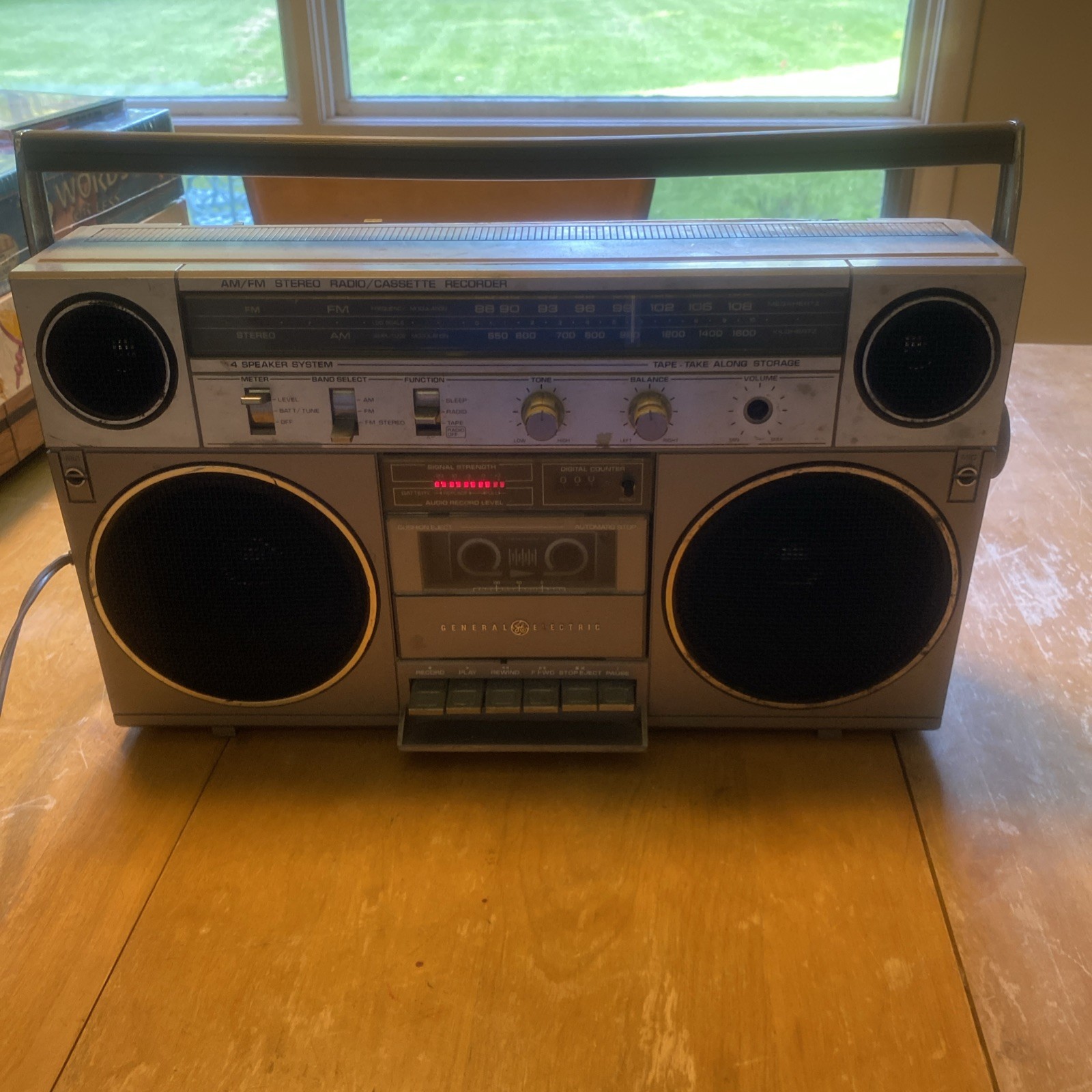 Vtg General Electric GE Boombox AM/FM RADIO 3-5257A Working/Non-working Cassette