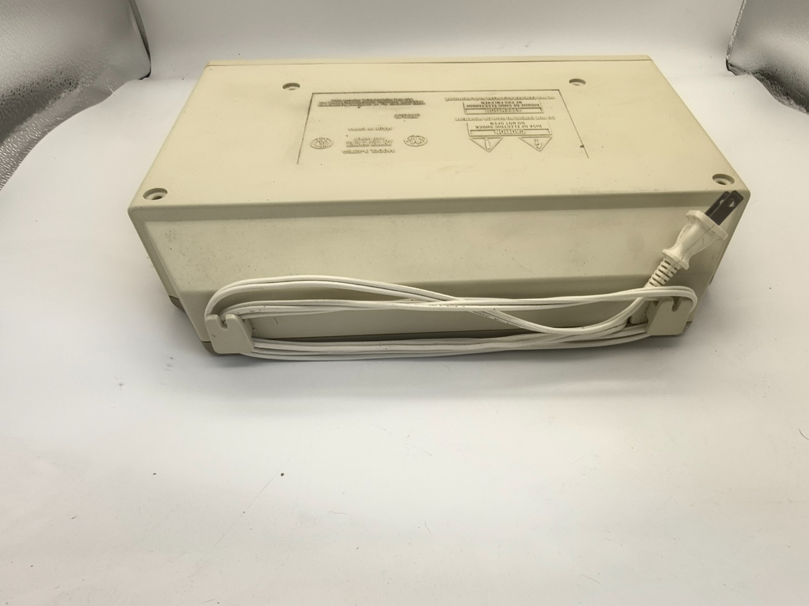 Vintage GE Spacemaker AM/FM, Cassette, clock & alarm radio MOD# 7-4275A TESTED