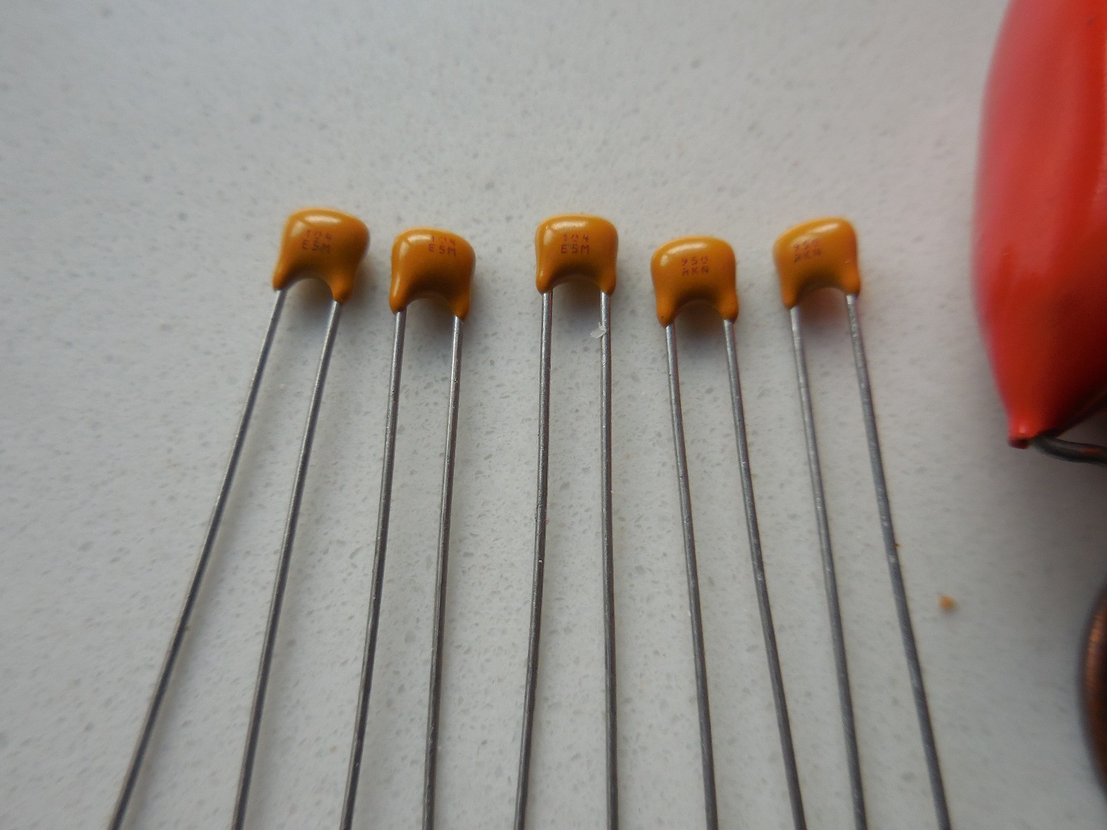 (1X) Sprague .68uf 200VDC 10% Orange Drop” With Bonus 5 Pcs. 104 caps Free