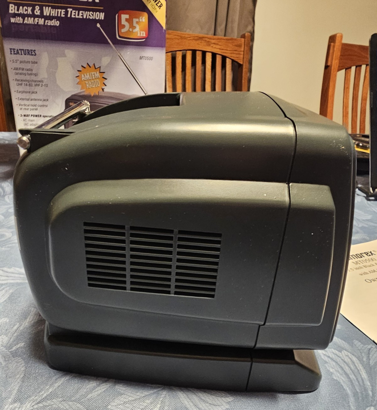 MEMOREX 5.5″ BLACK & WHITE PORTABLE TELEVISION WITH AM/FM RADIO MT0500 TESTED