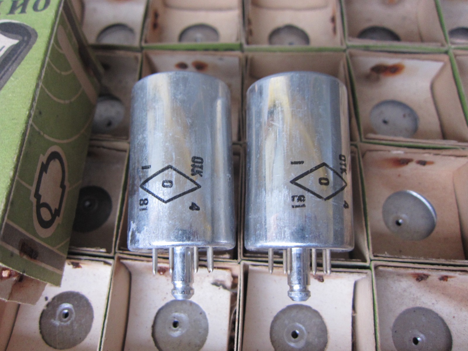 2x 2J27L (RV2, 4P700) USSR HF PENTODE (NEW, NOS, BOXED) old stock