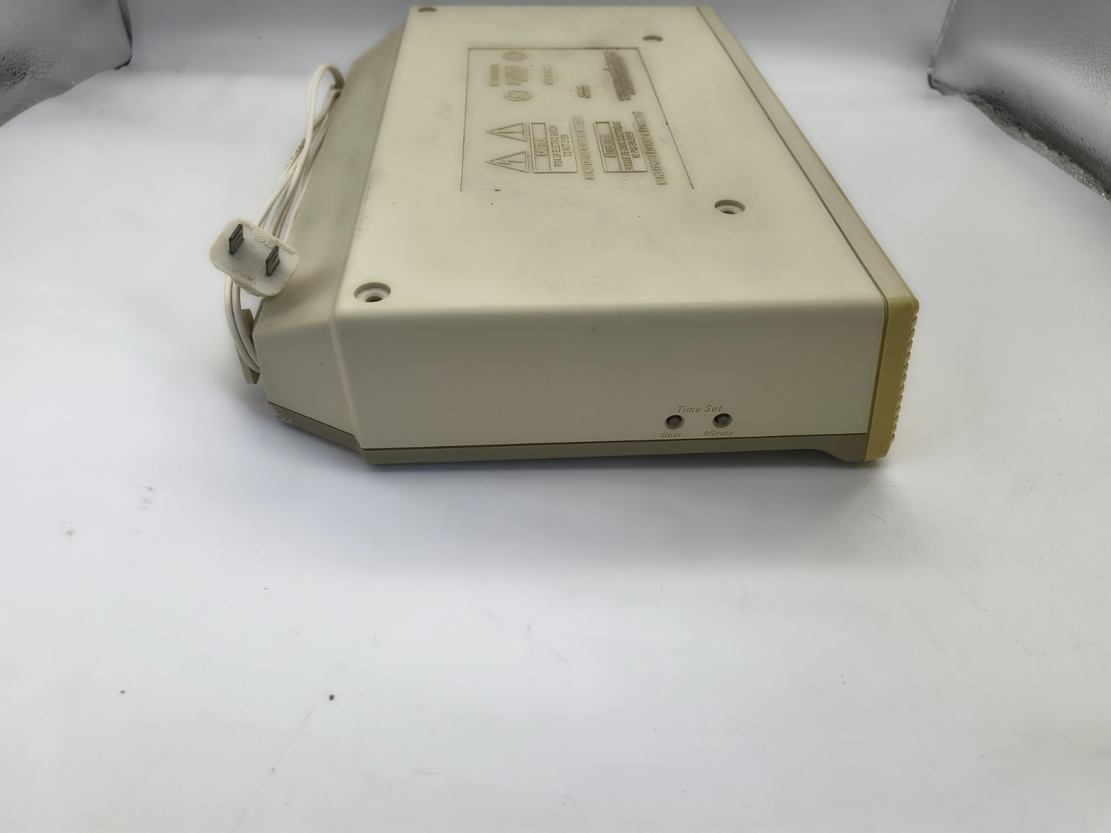 Vintage GE Spacemaker AM/FM, Cassette, clock & alarm radio MOD# 7-4275A TESTED