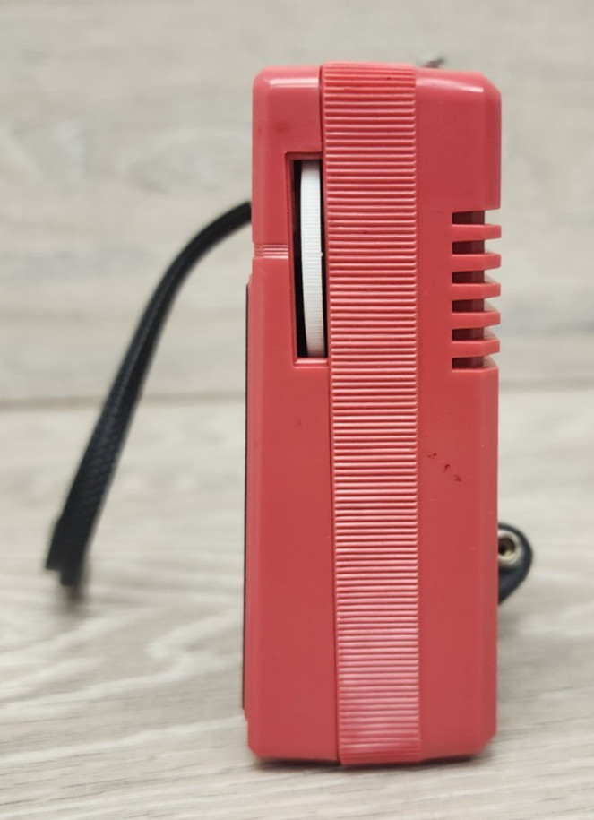 Vintage Realistic Flavoradio Red Handheld AM FM Radio 12-720 Tested Working