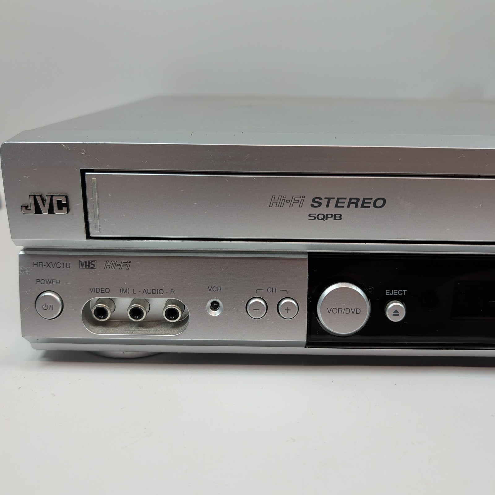 JVC HR-XVC1U DVD/VCR Combo Player Recorder VHS Hi-Fi Stereo 4 Head w/ Remote