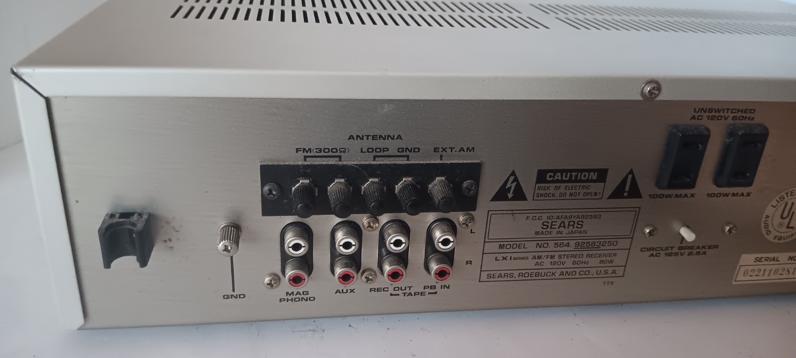 LXI Series AM/FM Stereo Receiver 564.92583250 Silver Face Tested SEARS vintage