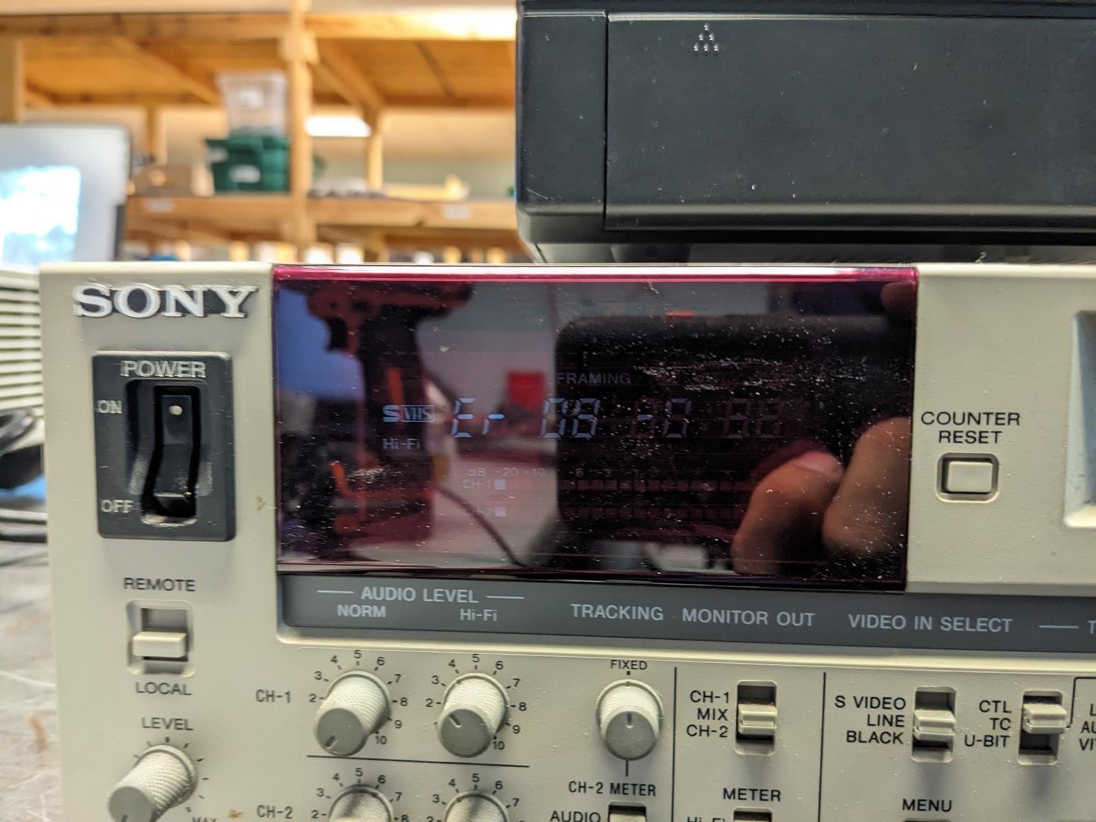 VINTAGE SONY SVO-5800 PROFESSIONAL VIDEO CASSETTE RECORDER – (FOR PARTS)