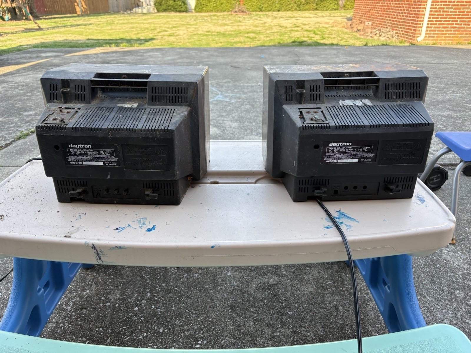 Daytron RP-417KN Vintage CRT Television Lot of 2 Black AC 120V 60Hz 33W