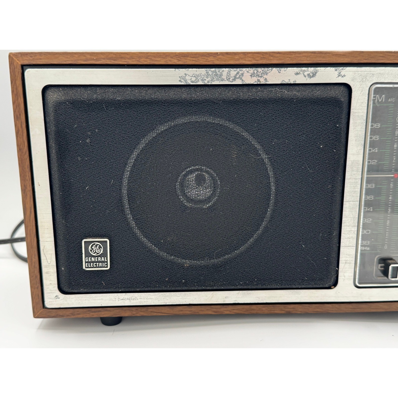 Vintage General Electric GE AM FM Radio Walnut Grain Wood Model 7-4145A MCM