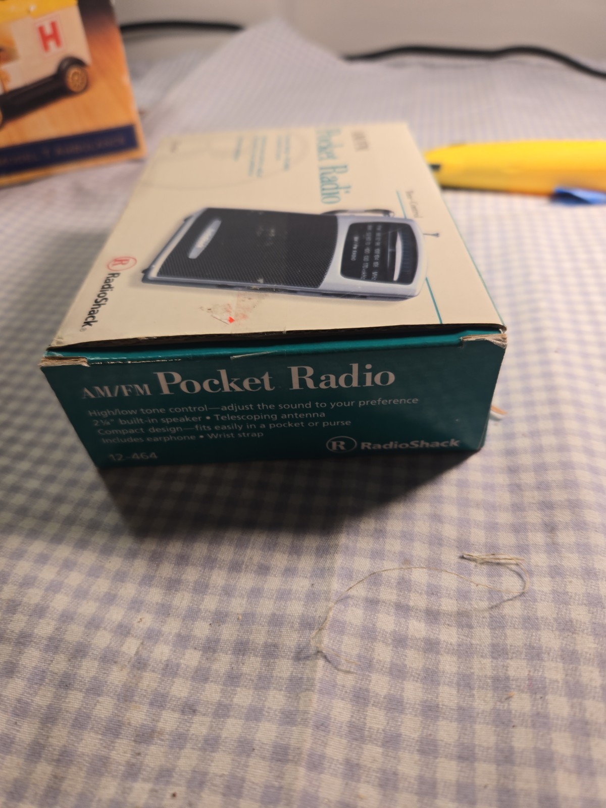 Radio Shack AM/FM Pocket Radio 12-464 w/Tone Control Works