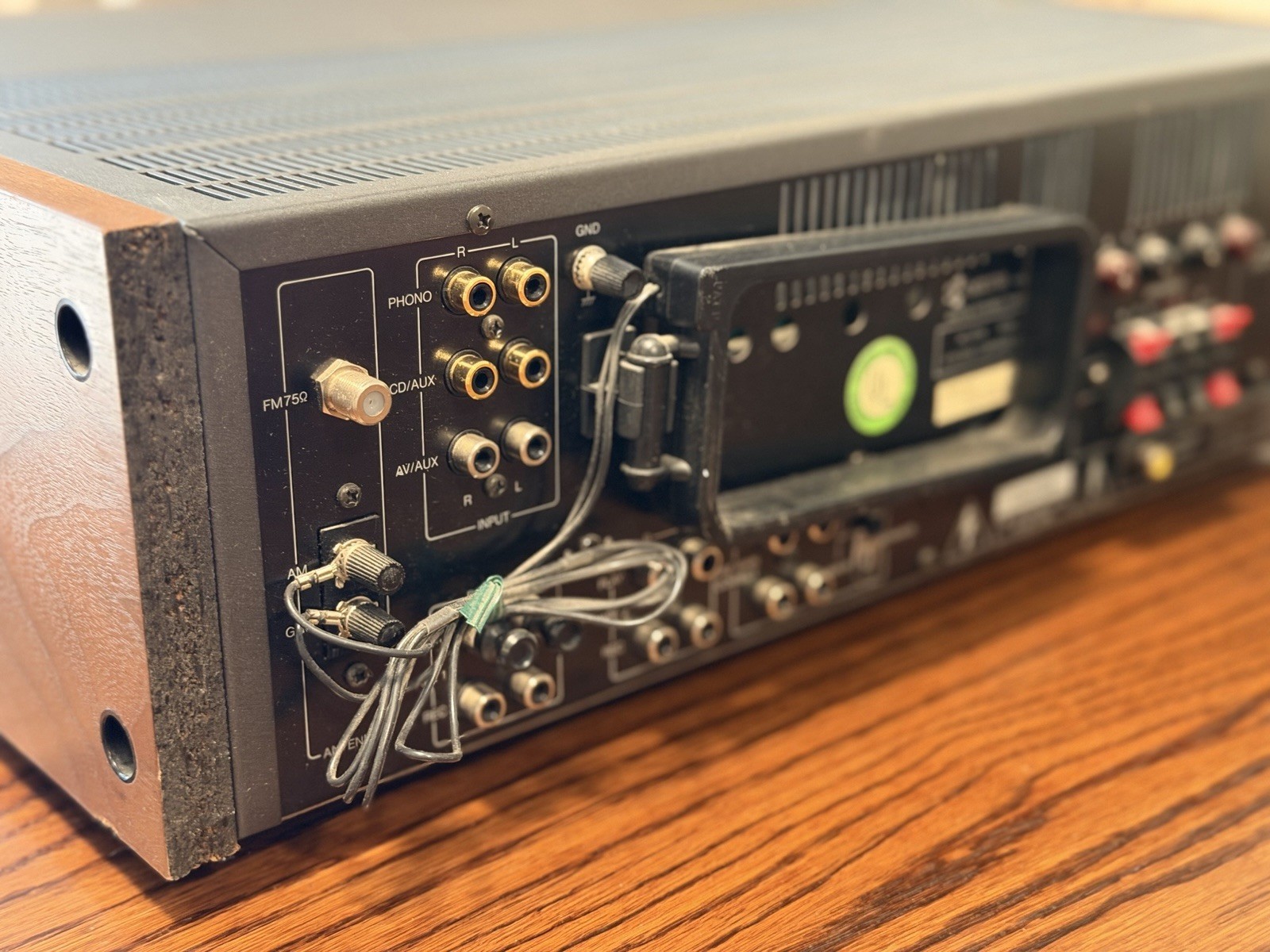 Vintage 1980s Kyocera R-861 Quartz Synthesized AmFm Stereo Tuner Phono Amplifier