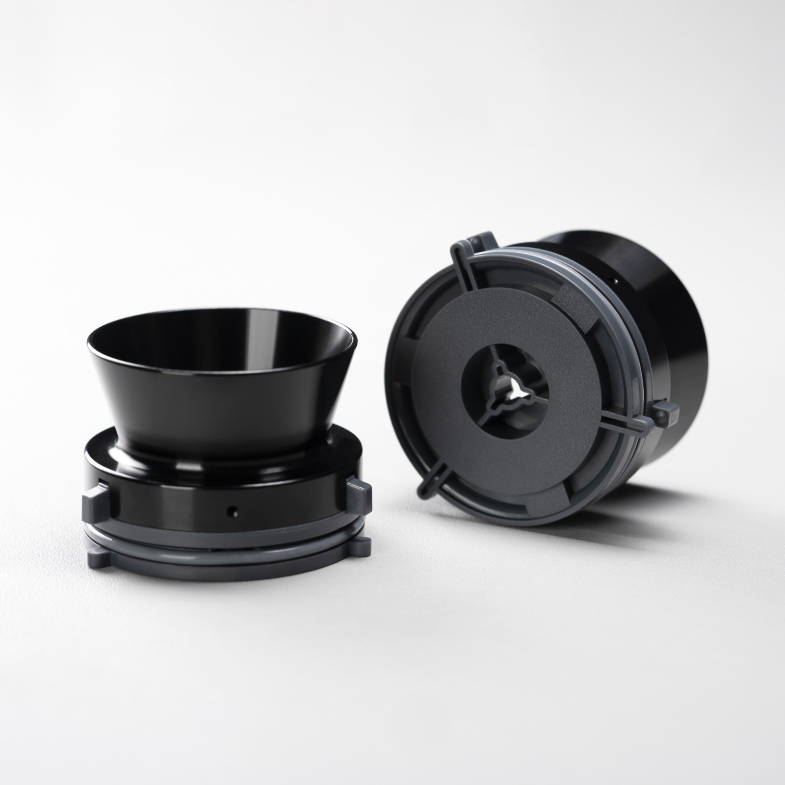 1 Pair Studevox Professional 1/4″ Black NAB Adapters For Reel To Reel Recorders