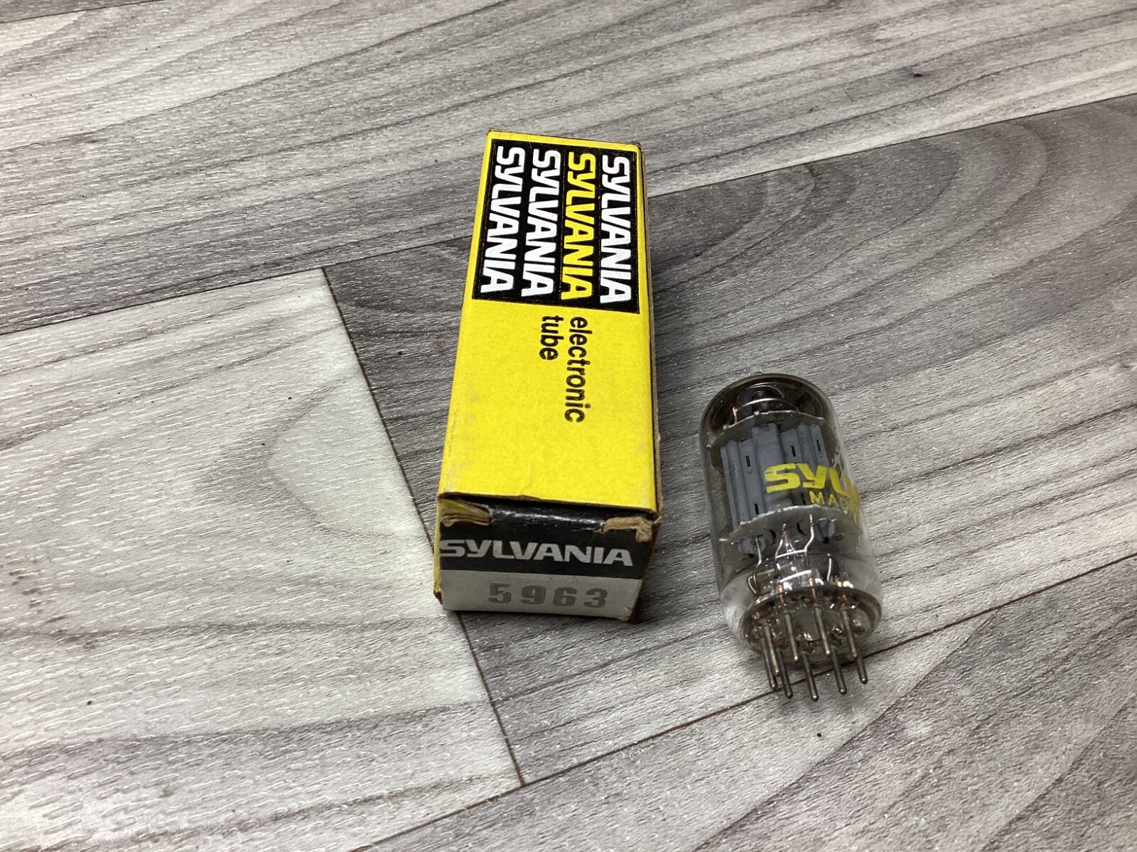 VACUUM TUBE 5963 SYLVANIA 5963 #104G158*CO