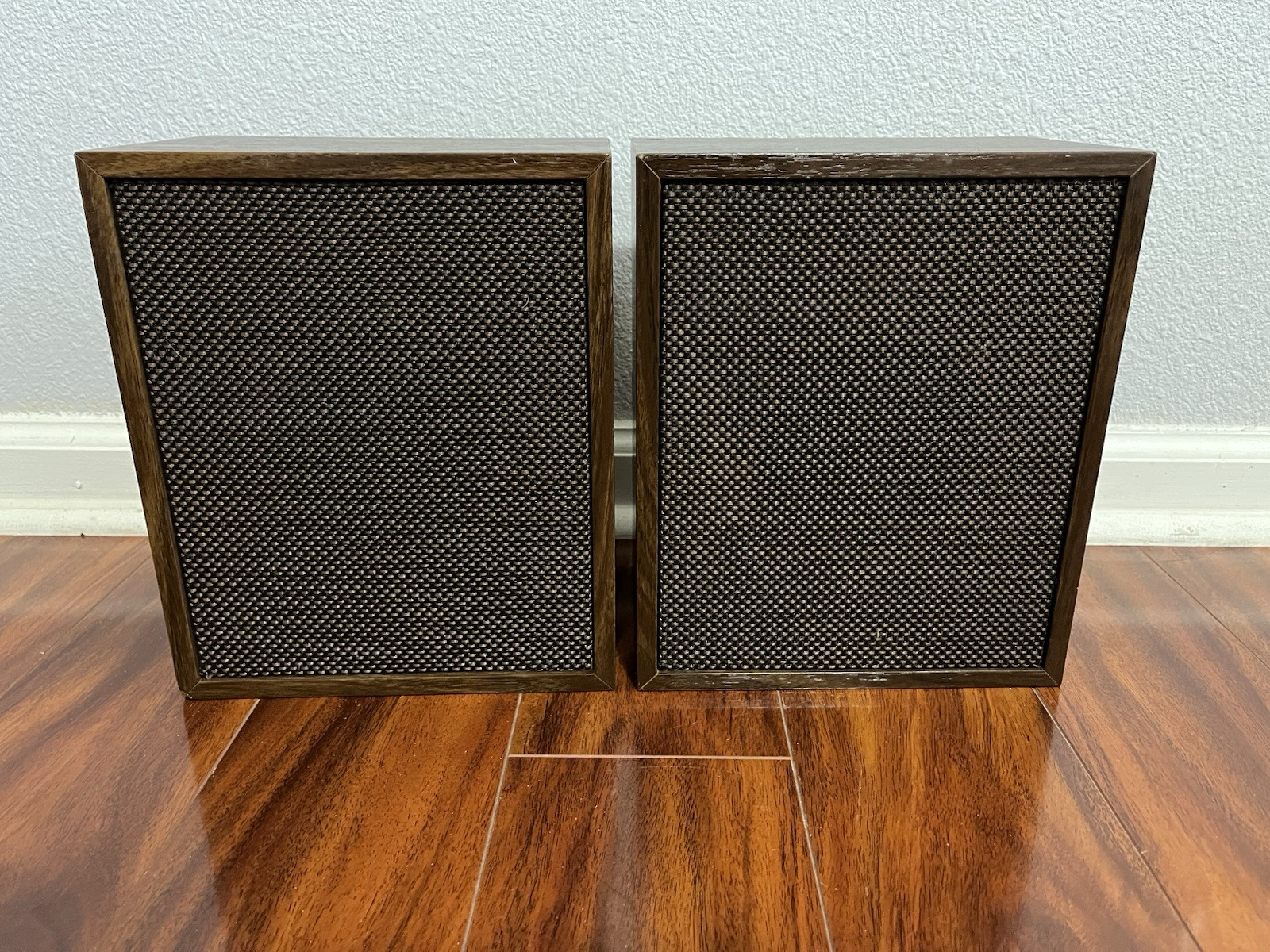 Vintage Radio Shack SOLO-5 5″ Full Range Speakers