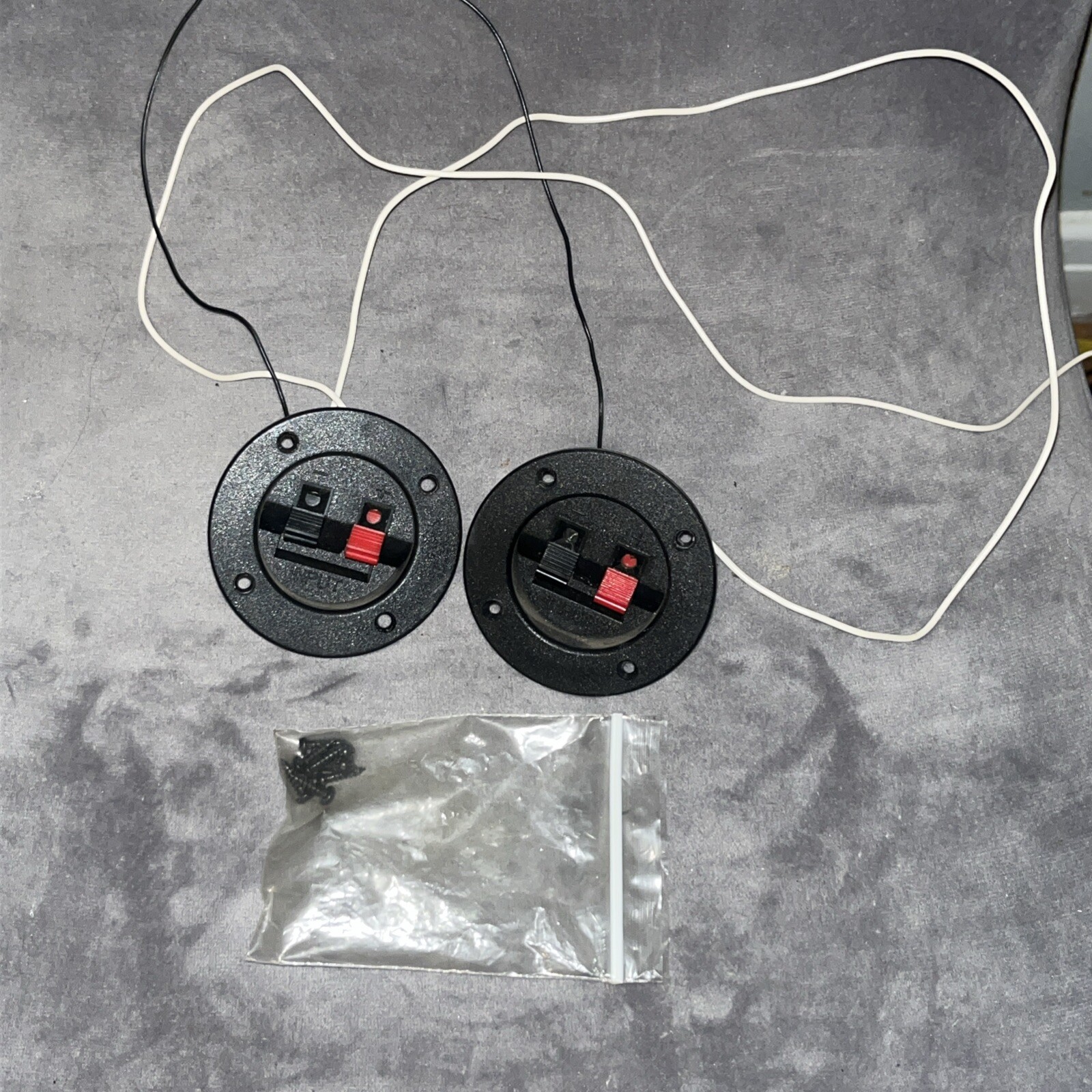 Used Set of Fisher ST-920 Quick Connect Speaker Wire Terminals & Screws