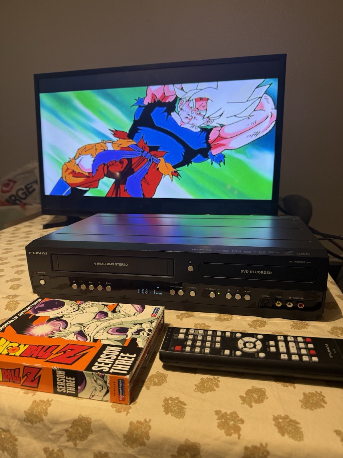 Funai ZV427FX4 A DVD Recorder/VCR Combo VHS DVD 4-Head Hi-Fi Stereo