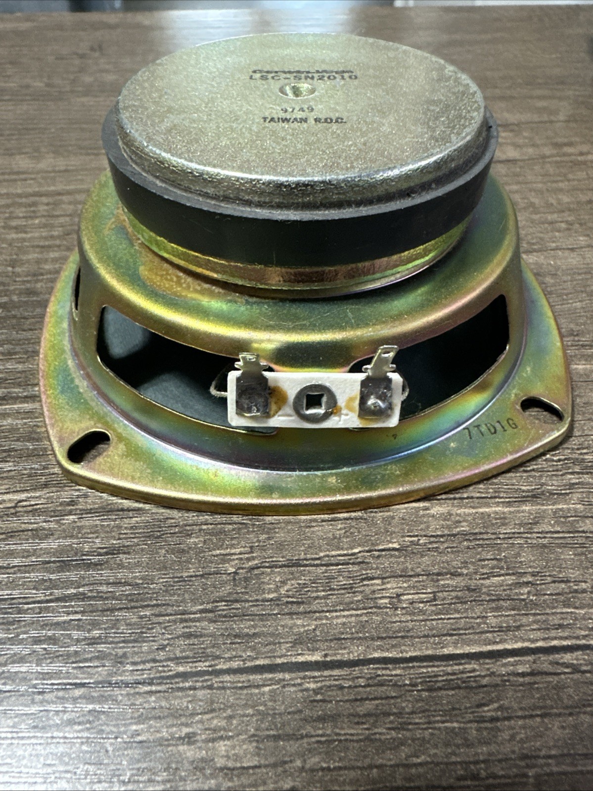 Pair of Cerwin Vega Speakers With Grills (LSC-SN2010) for RE 30 Series