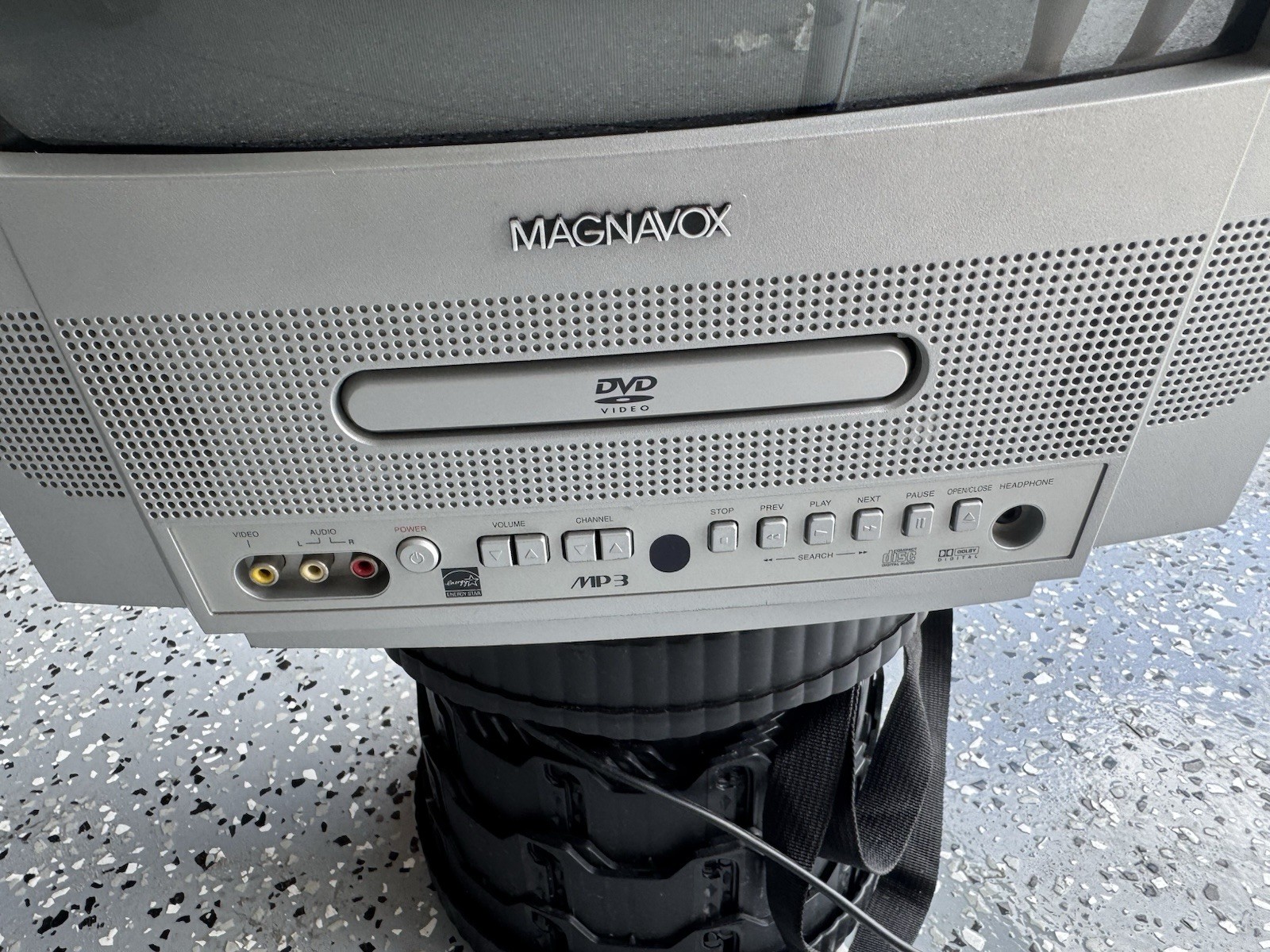 Magnavox MSD513E 13″ CRT TV Silver Built-in DVD Player Headphone Jack 2004
