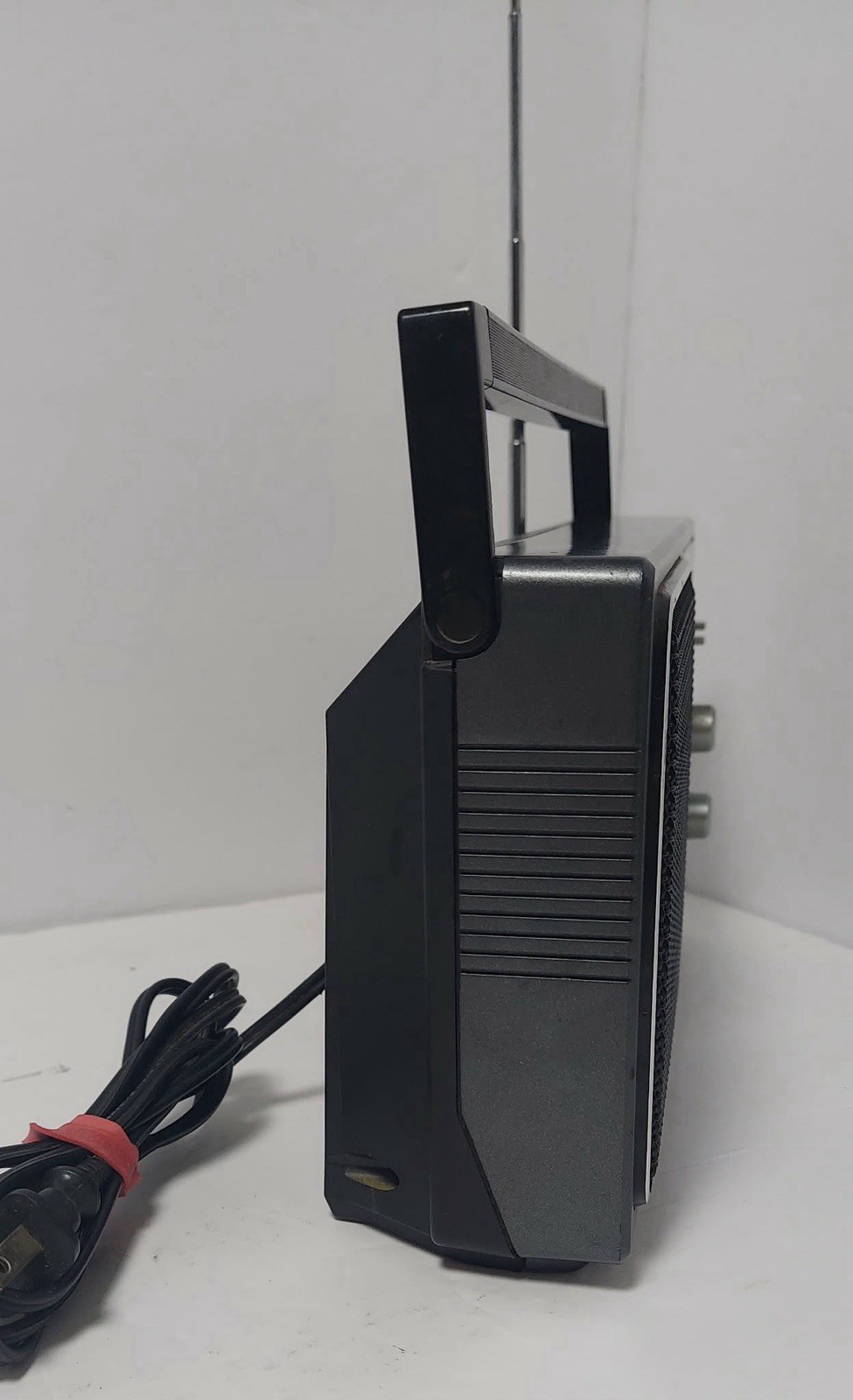 GE 7-2945A 4-Band TV/Weather/AM/FM Radio Tested Working