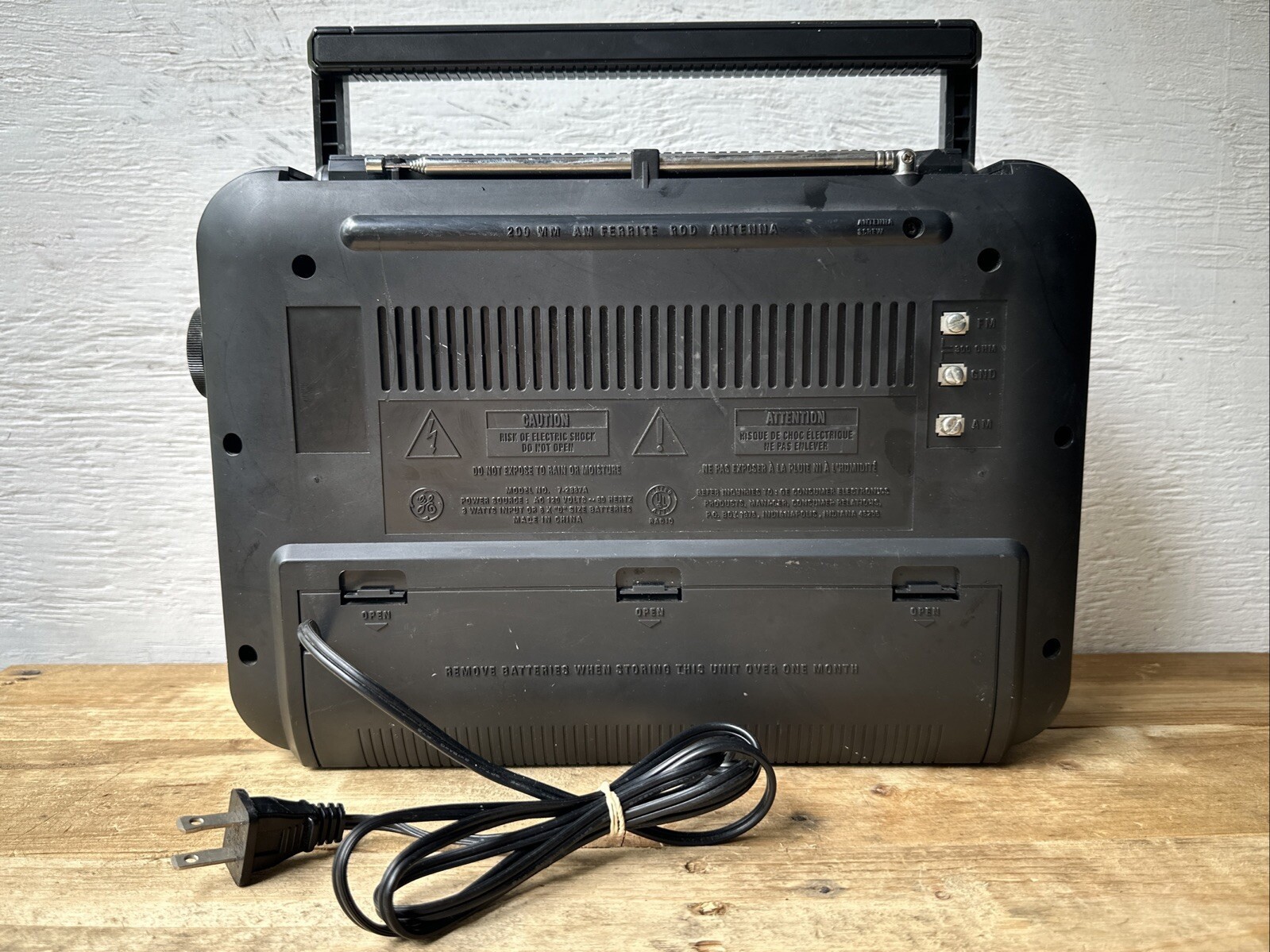 General Electric GE 7-2887A Super Radio AM/FM Long Range Tested Works