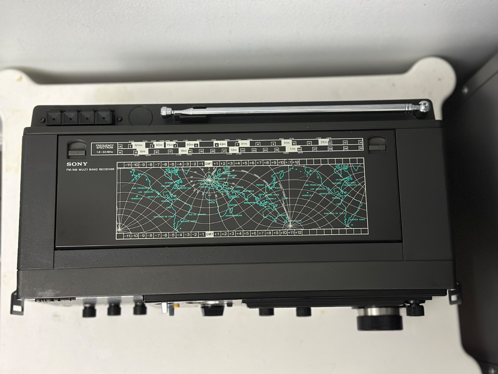 SONY 5BAND FM/AM/SW1-3 Receiver, Model No ICF-6700W, Tested/Works.